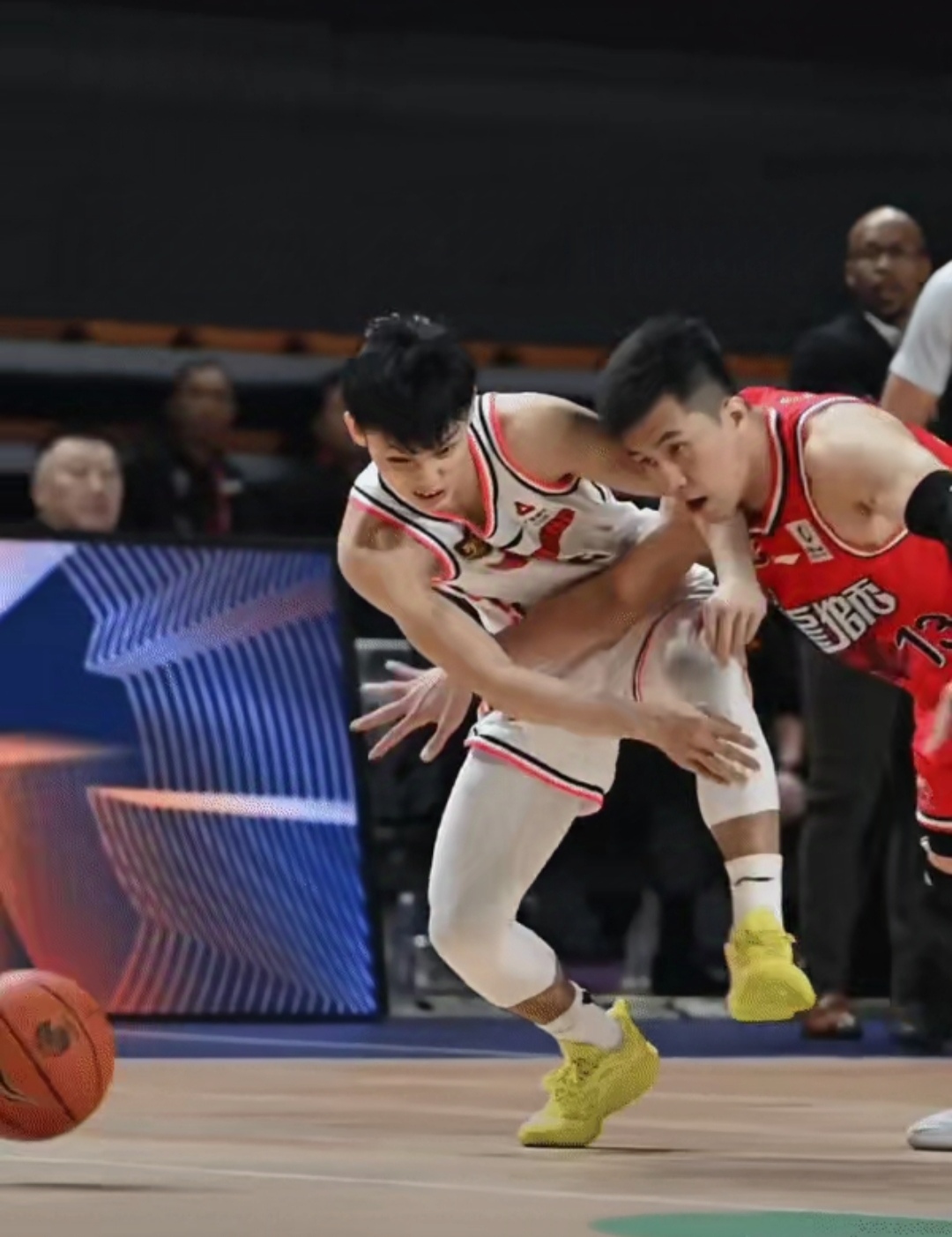 鹈鹕险胜太阳,郭艾伦带队取胜 鹈鹕险胜太阳,郭艾伦带队取胜