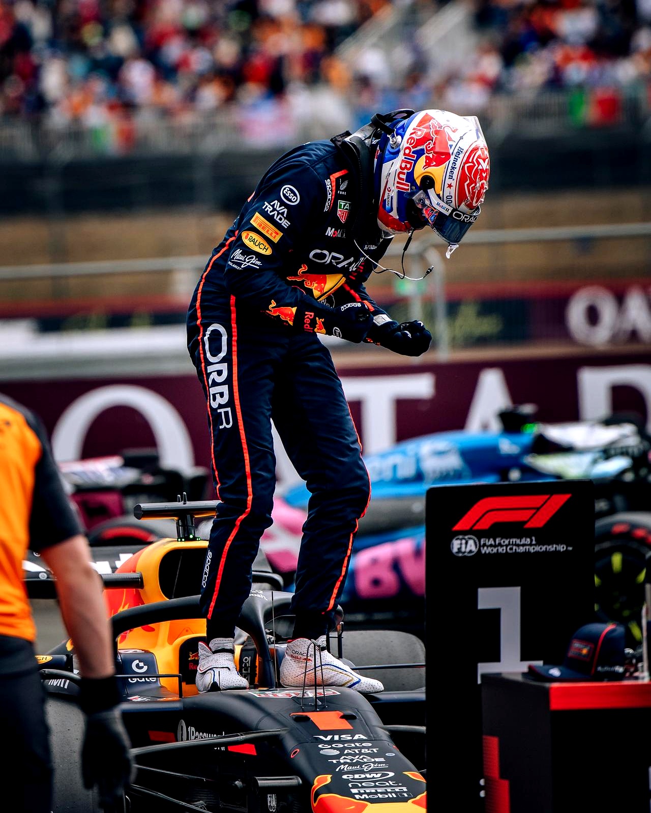 红牛二队绝杀雷诺车队，塞恩斯惊艳四座