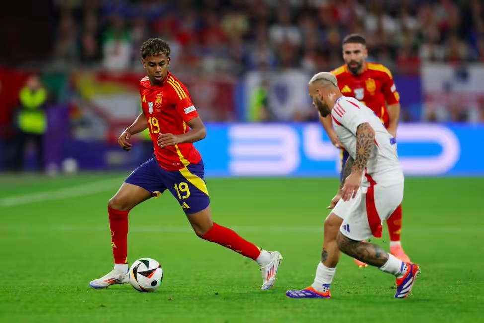 西班牙碾压哥伦比亚,戈麦斯带队取胜 西班牙碾压哥伦比亚,戈麦斯带队取胜