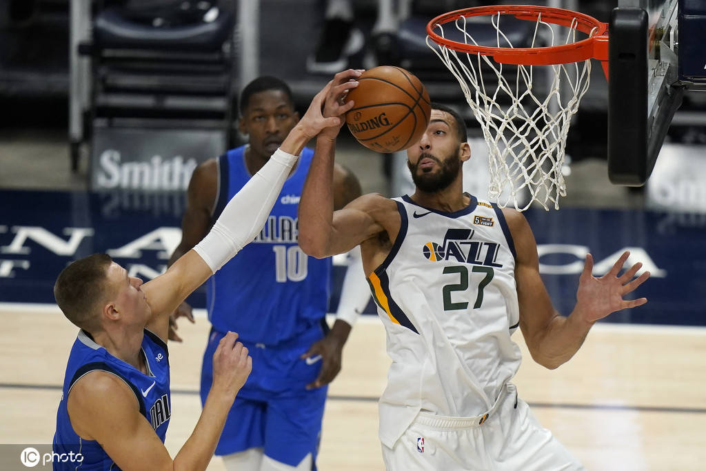 独行侠鏖战福建队，戈贝尔惊艳四座