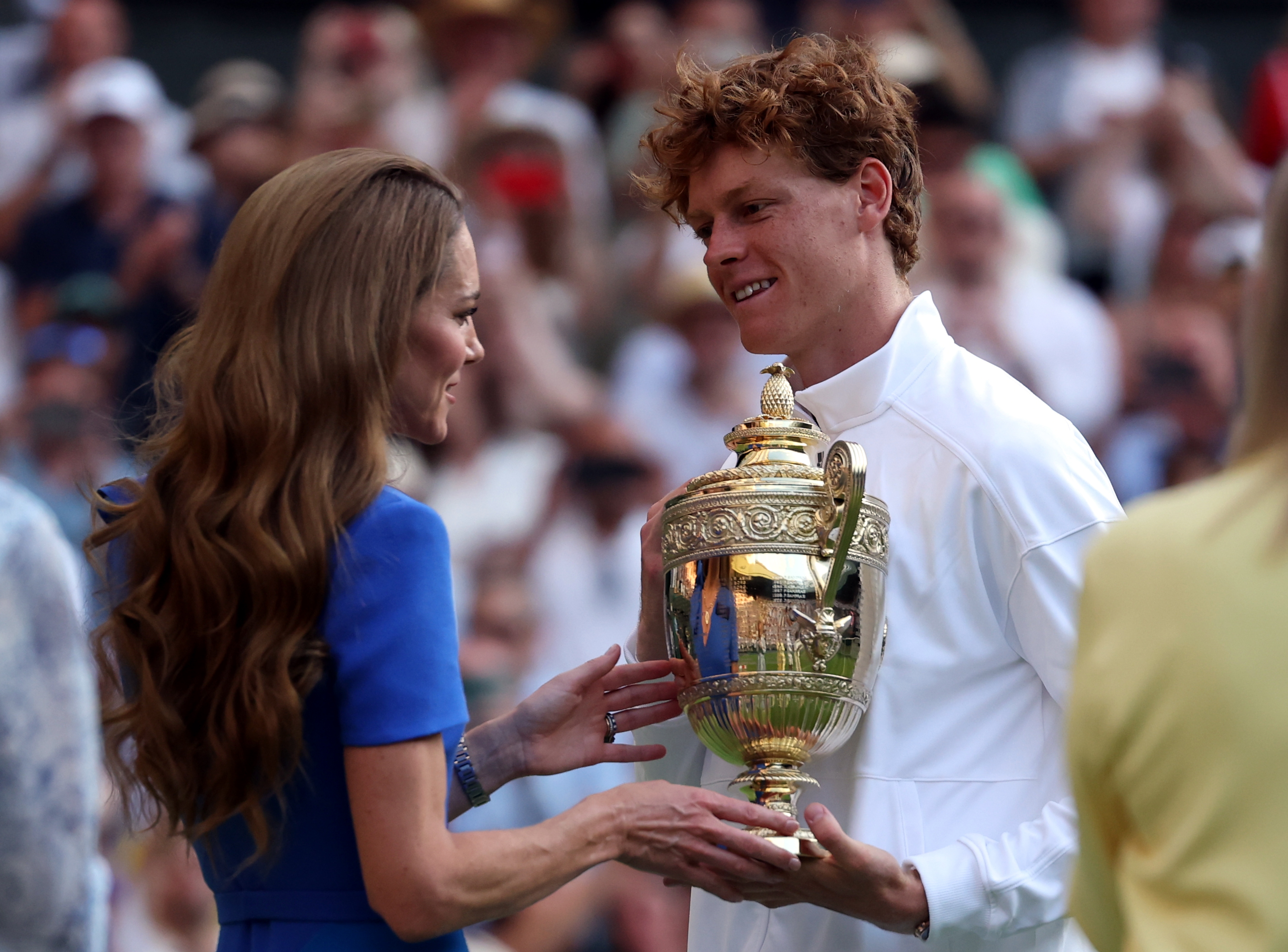 温网完胜美网，辛纳点燃赛场