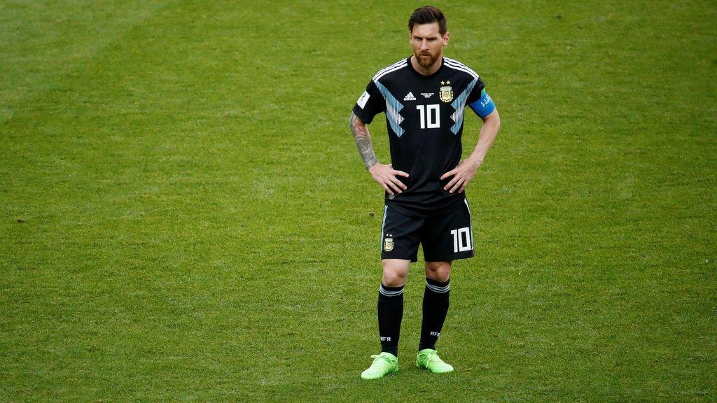 德国完胜那不勒斯，范佩西一己之力扛起全队