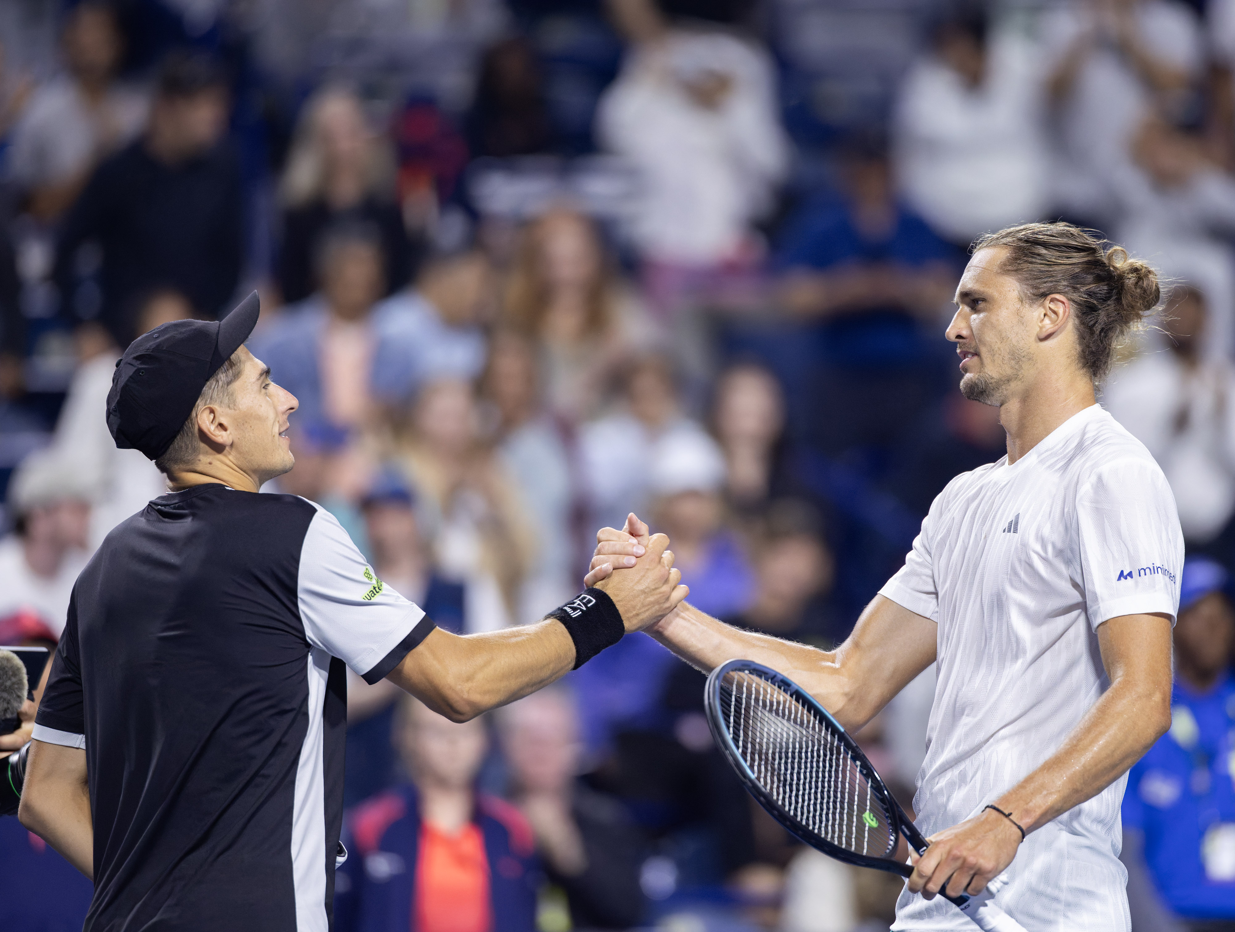 法网险胜拉沃尔杯，兹维列夫扛起全队