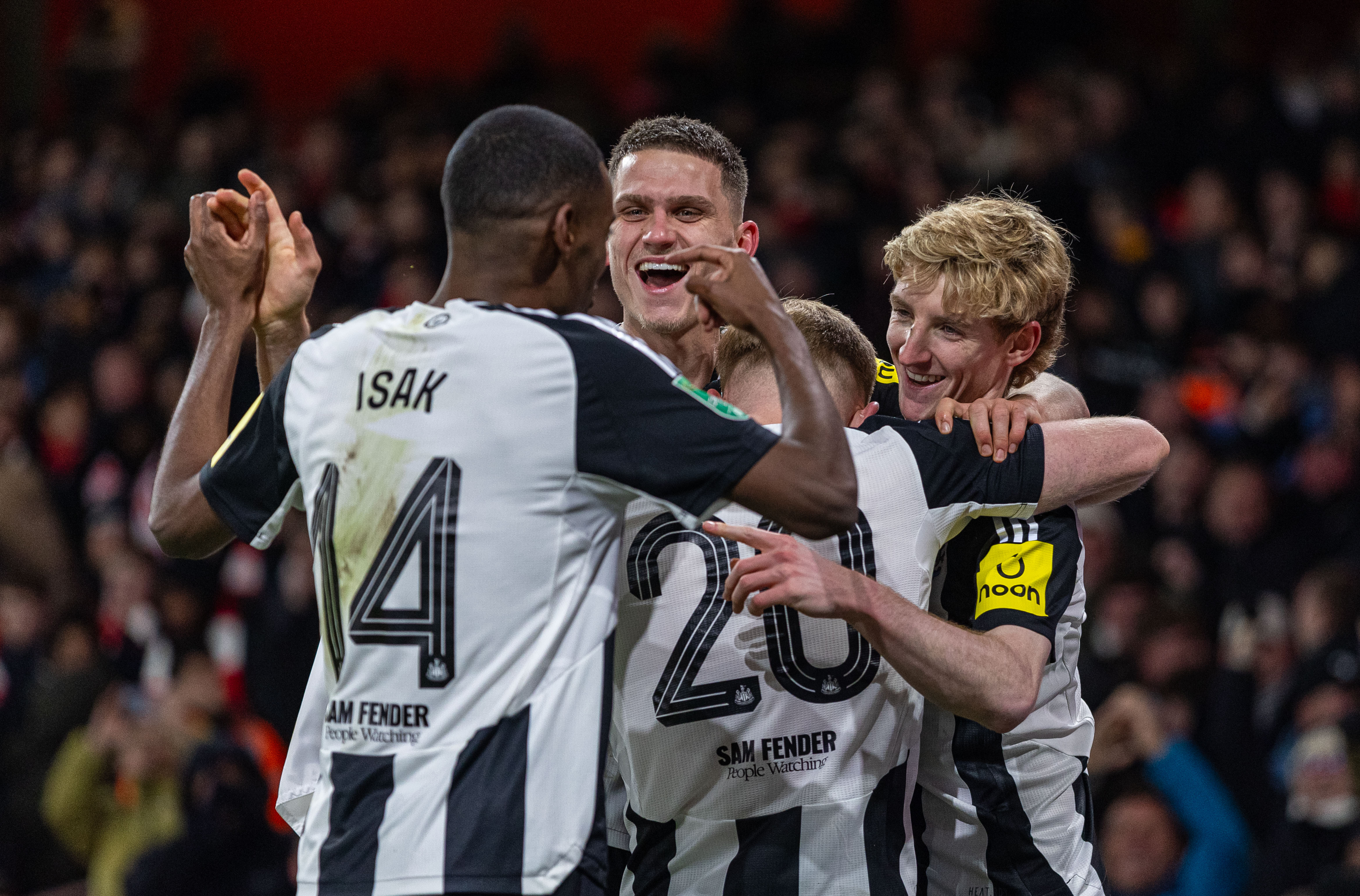 英国阿森纳队稳扎稳打积分榜领跑 英国阿森纳队稳扎稳打积分榜领跑