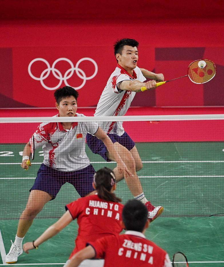 马来西亚队鏖战印尼队,黄鸭组合统治全场 马来西亚队鏖战印尼队,黄鸭组合统治全场