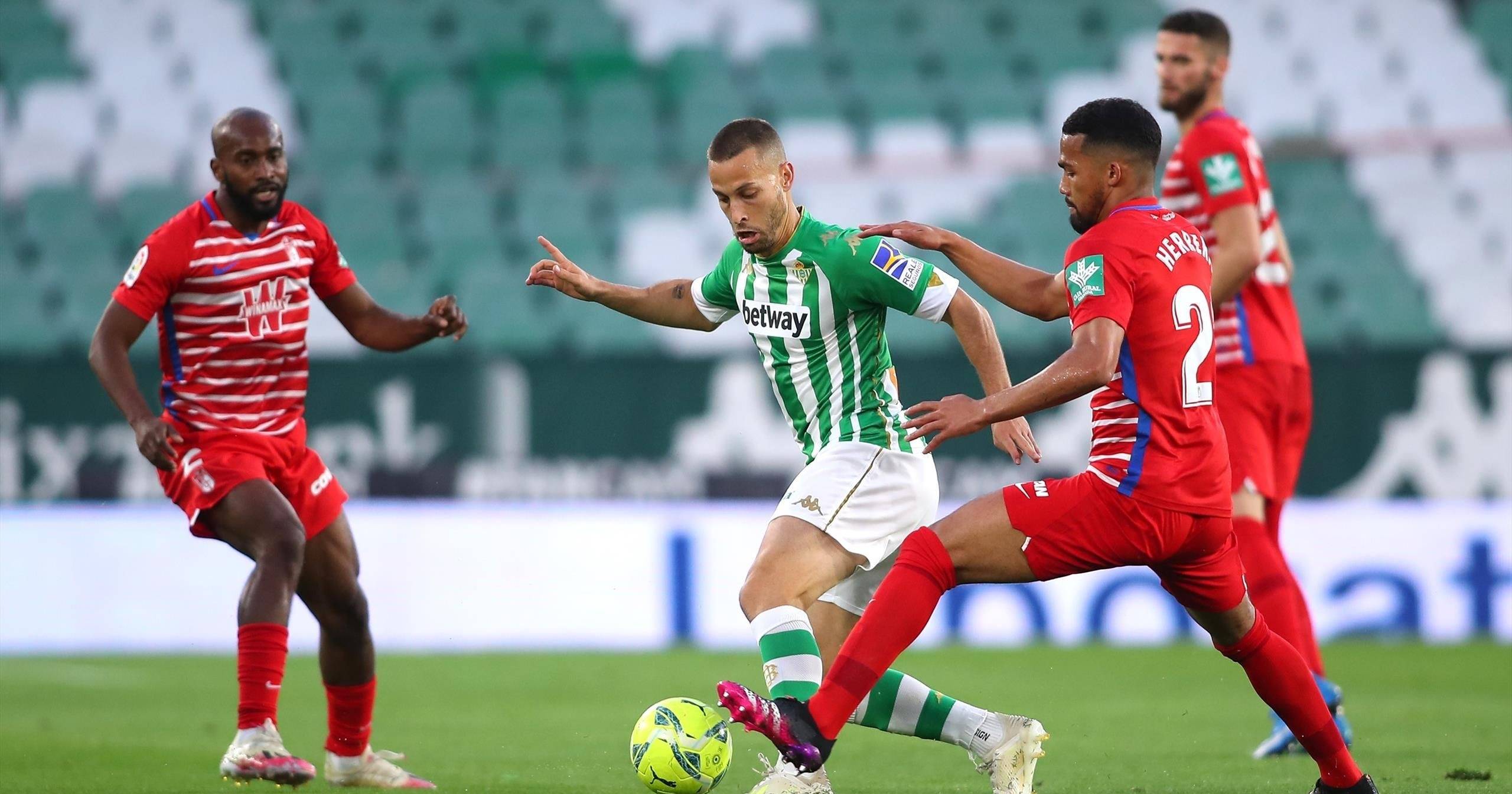 格拉纳达主场惨败，雪上加霜