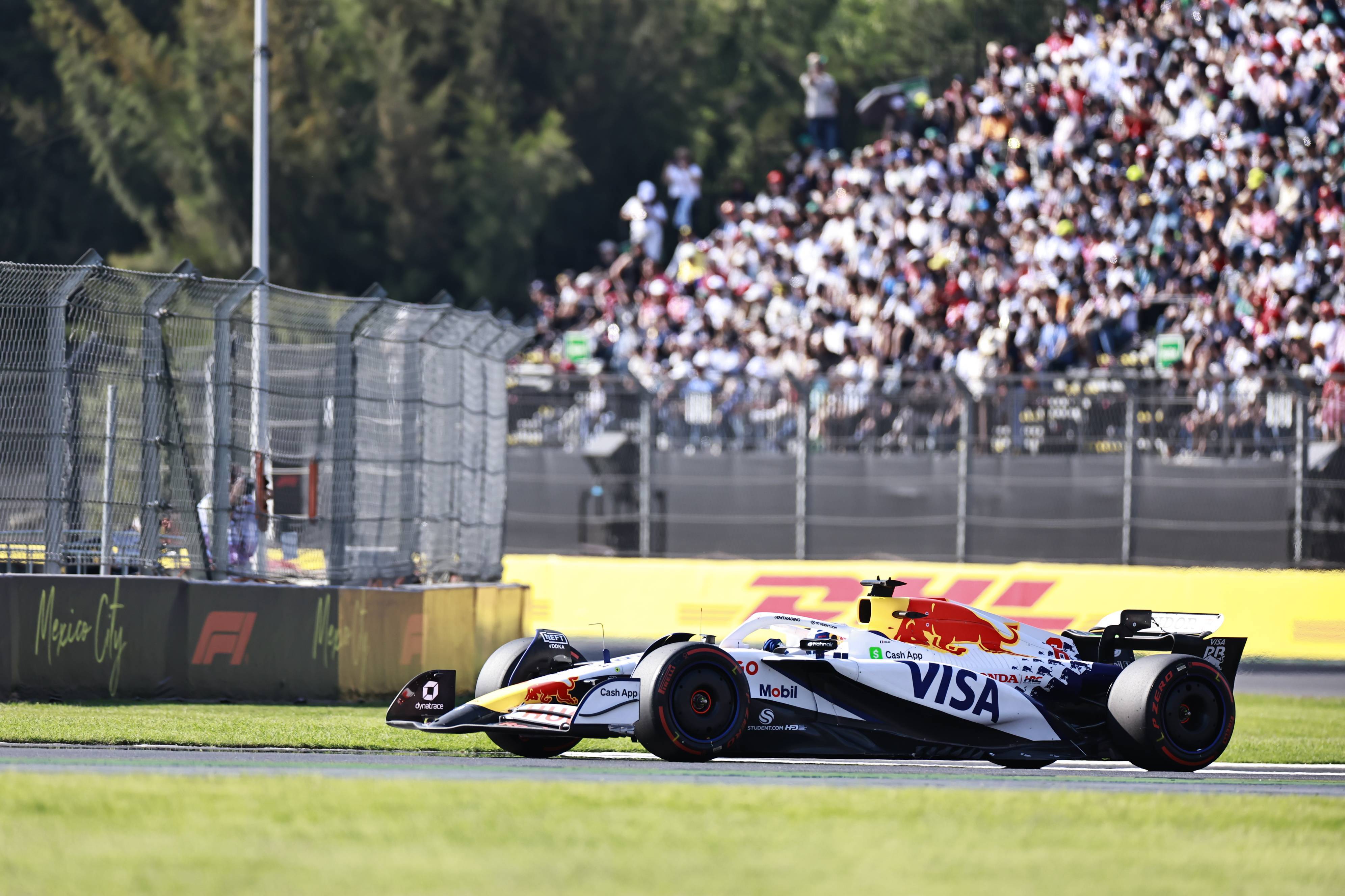 法拉利力克红牛二队,汉密尔顿刷新纪录 法拉利力克红牛二队,汉密尔顿刷新纪录