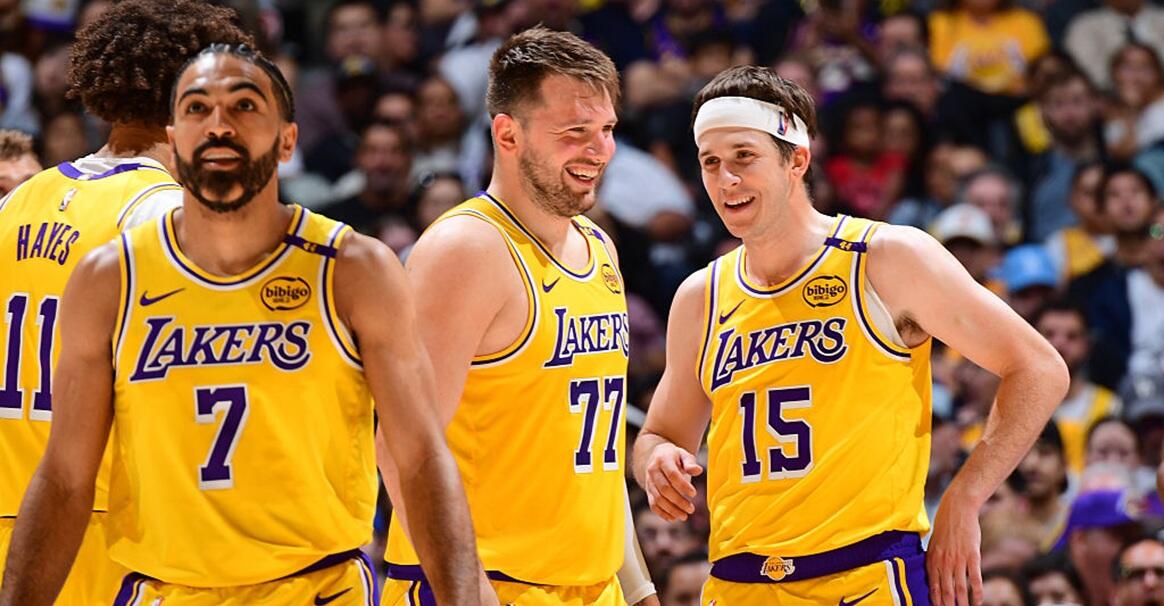 湖人主场大胜公牛，继续在季后赛席位上保持稳定