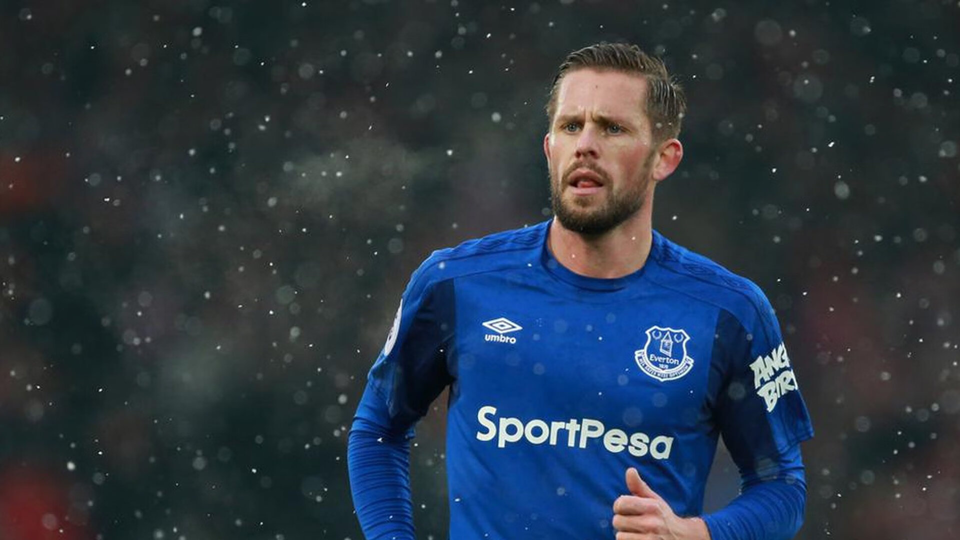 西甲国家德比之夜,莱万让比赛提前失去悬念