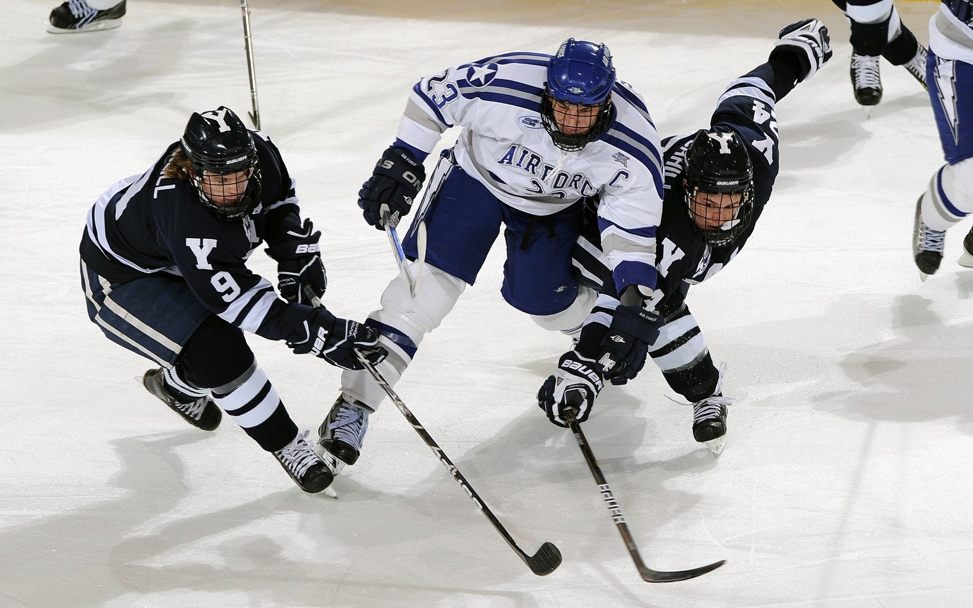 防线崩解与战术完胜，德里赫特如何引领马赛全面压制塞内加尔式进攻